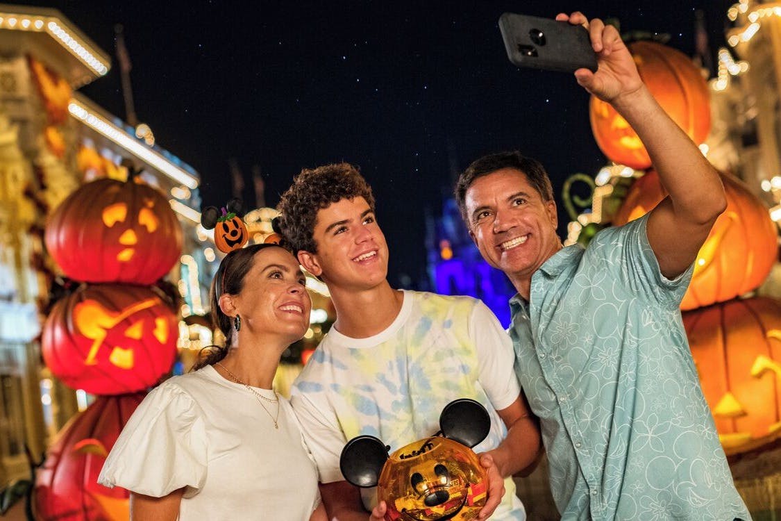 Walt Disney World® Resort: Festa de Halloween «Não Tão Assustadora» do Mickey - Photo 4