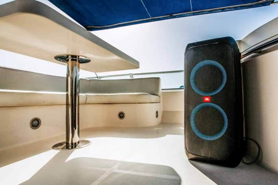 56英尺迪拜豪华游艇 - 拉古娜