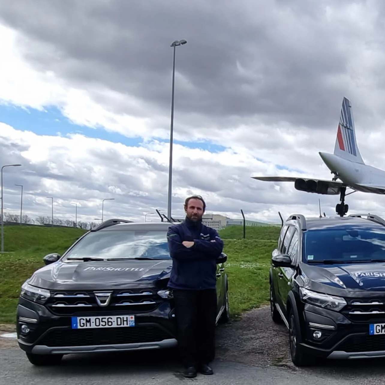 CDG Airport: Shuttle Transfer To or From Accommodation in Paris