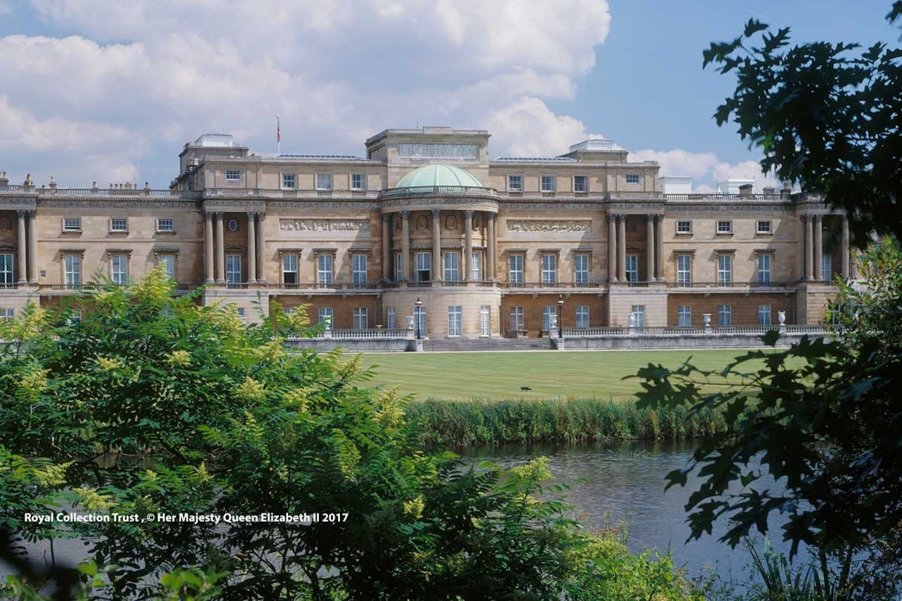 Tour interno di Buckingham Palace con Royal Walking Tour: Tempo limitato! - Alloggi in London