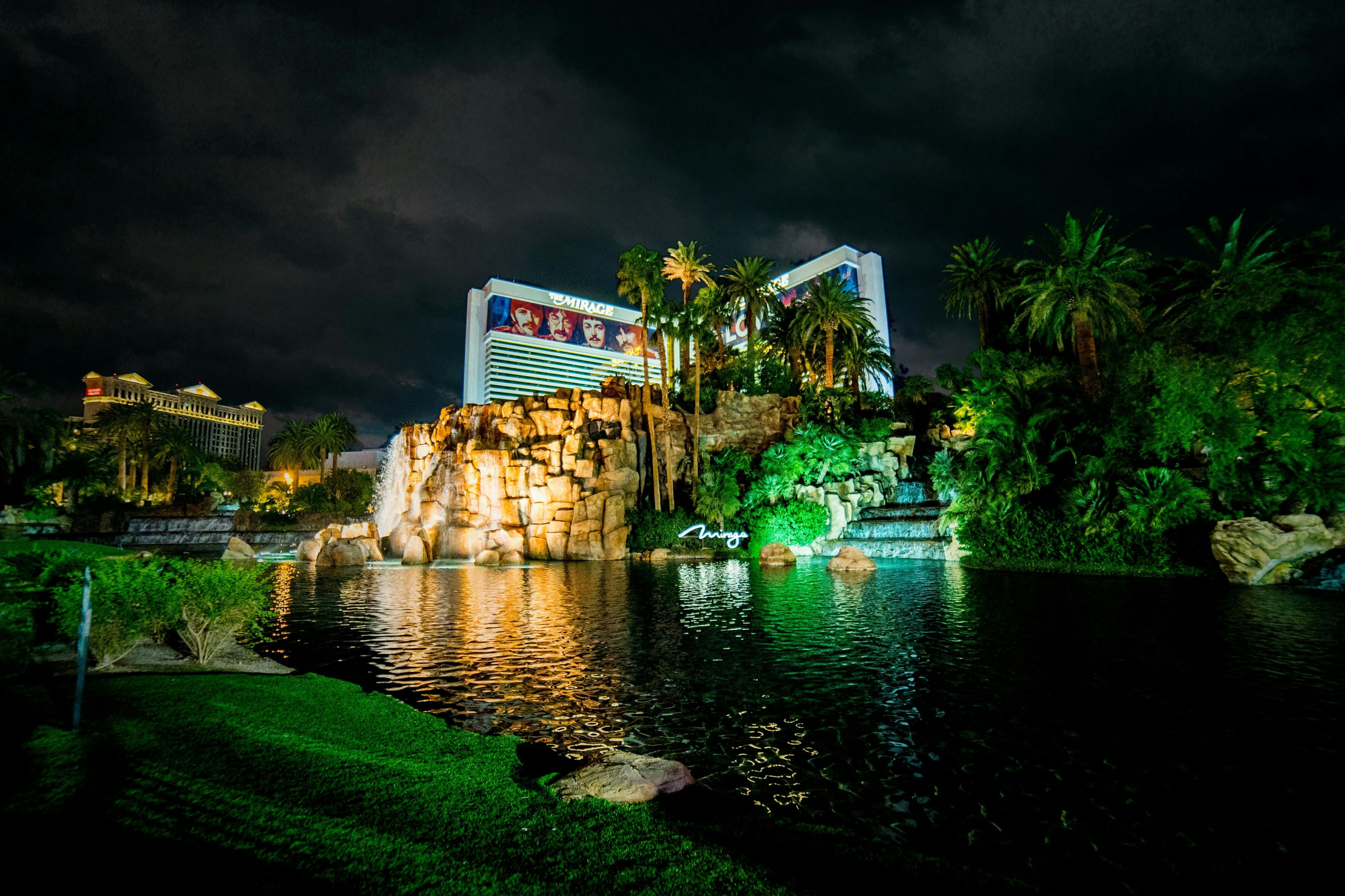 拉斯维加斯海市蜃楼洞穴夜景