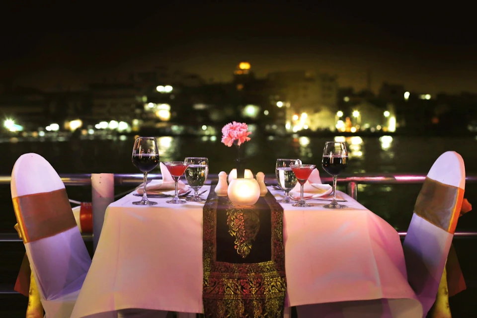 Experience the romantic ambiance under the moonlight.