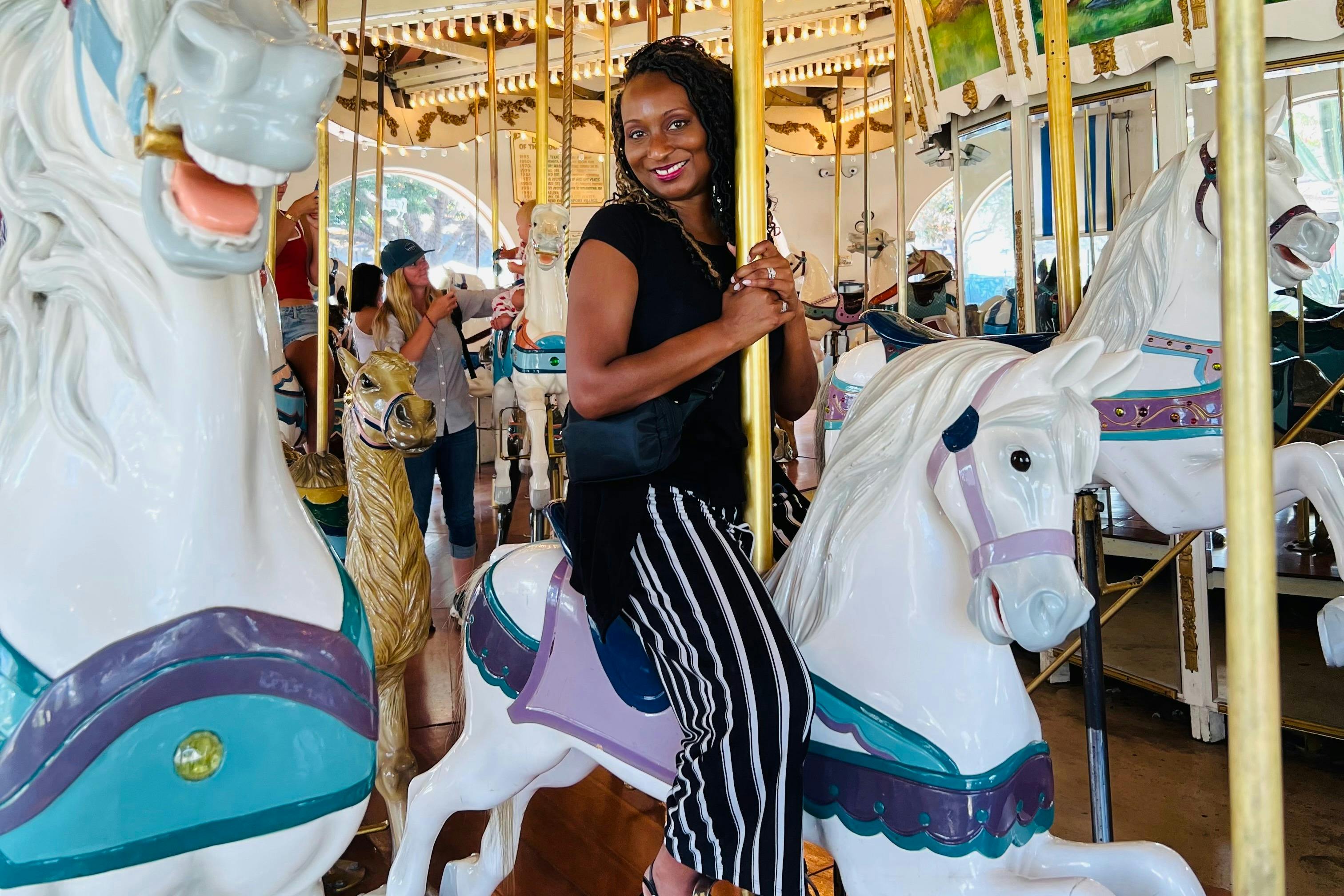 每个人都喜欢历史悠久的旋转木马之旅！