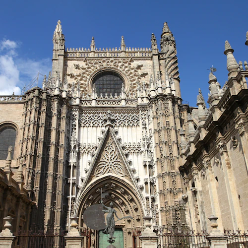 Bilhetes Catedral de Sevilha e La Giralda: bilhete sem filas + tour guiado em inglês - Photo 2