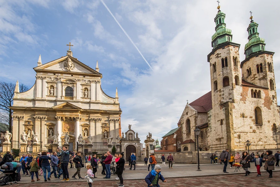 Krakow Old Town and St. Mary’s Basilica Guided Tour