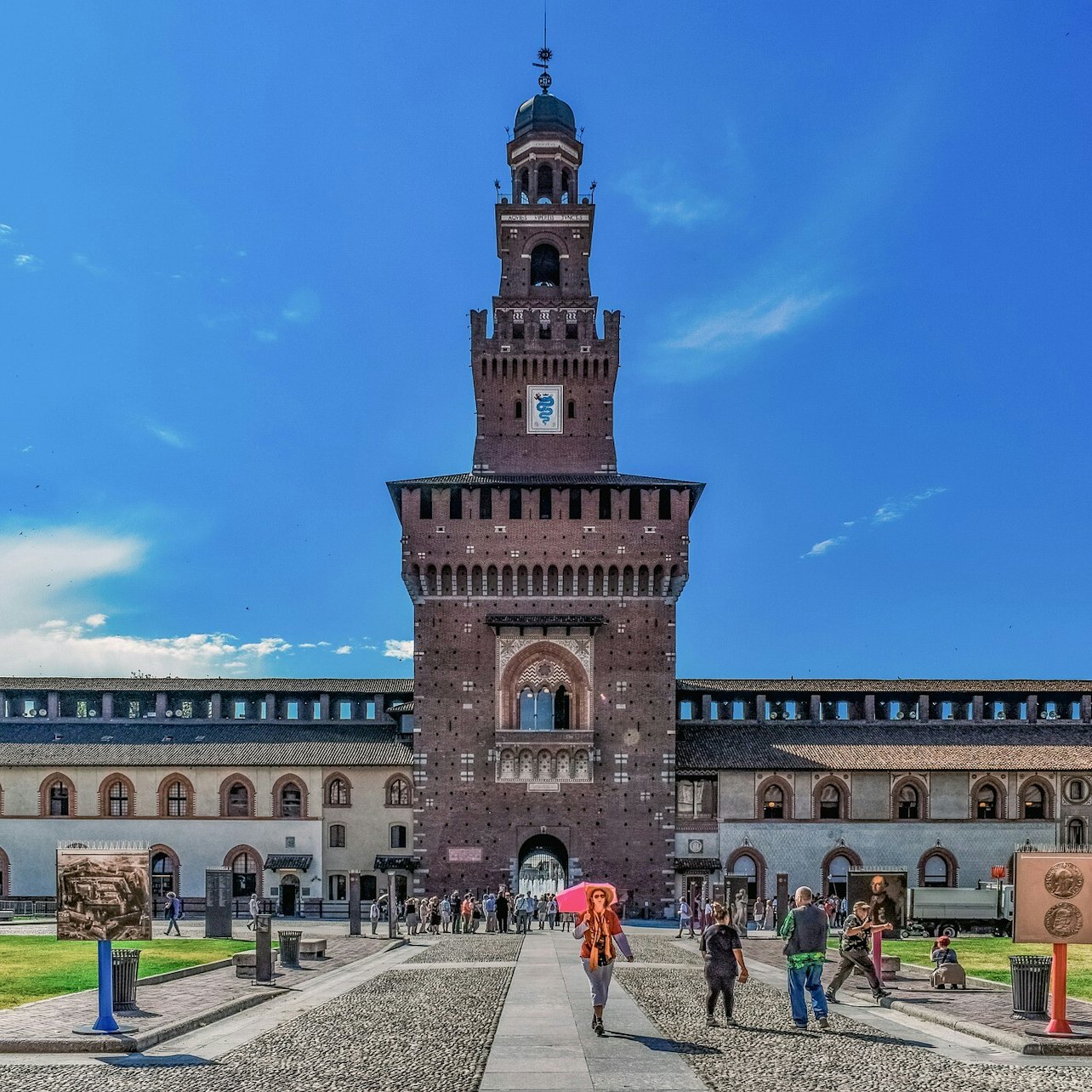 Entrada al Castillo de Sforza y al Viñedo de Leonardo y visitas autoguiadas - Alojamientos en Milán