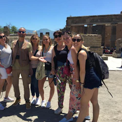 Pompeii & Sorrento: Guided Day Tour from Naples + Lunch
