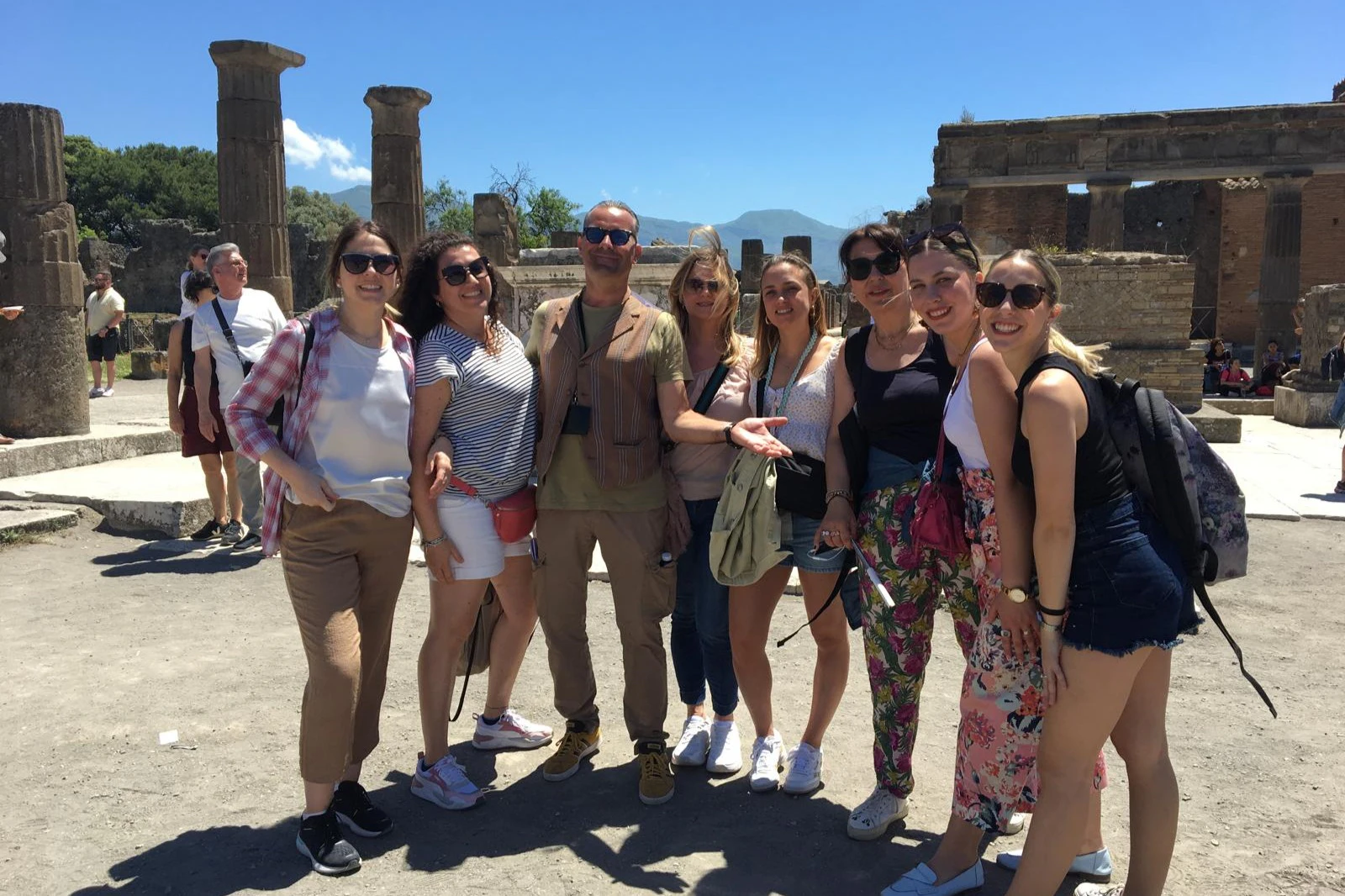 Pompeii & Sorrento: Guided Day Tour from Naples + Lunch