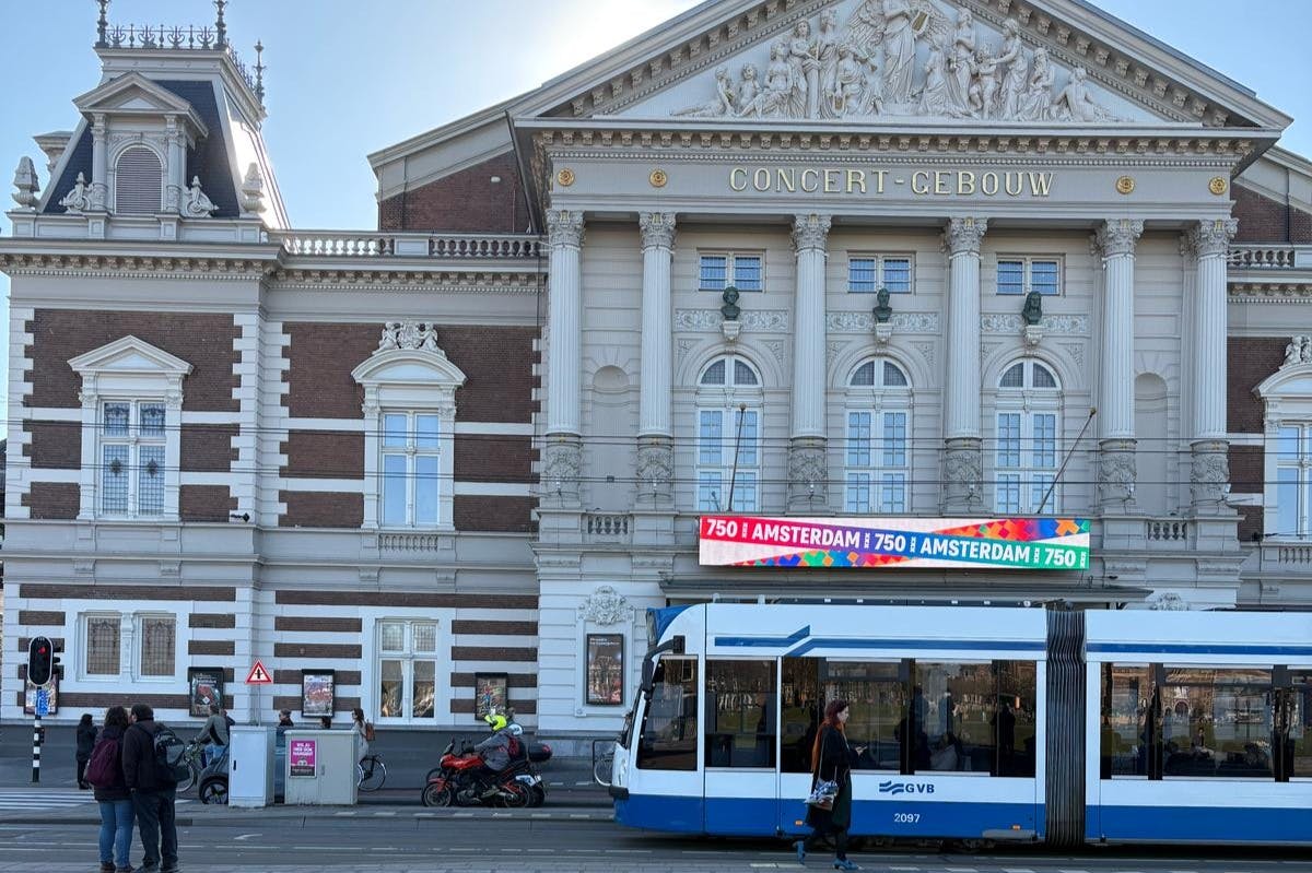 Iconic Amsterdam sights are included in your walk.