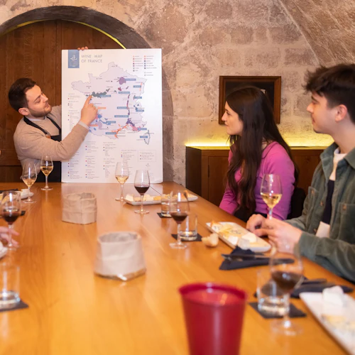 Les Caves du Louvre: Prova guiada de vinhos e queijos - Photo 6