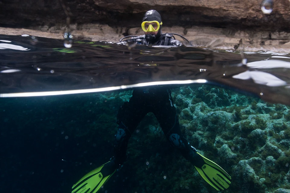 Diver ready to descend
