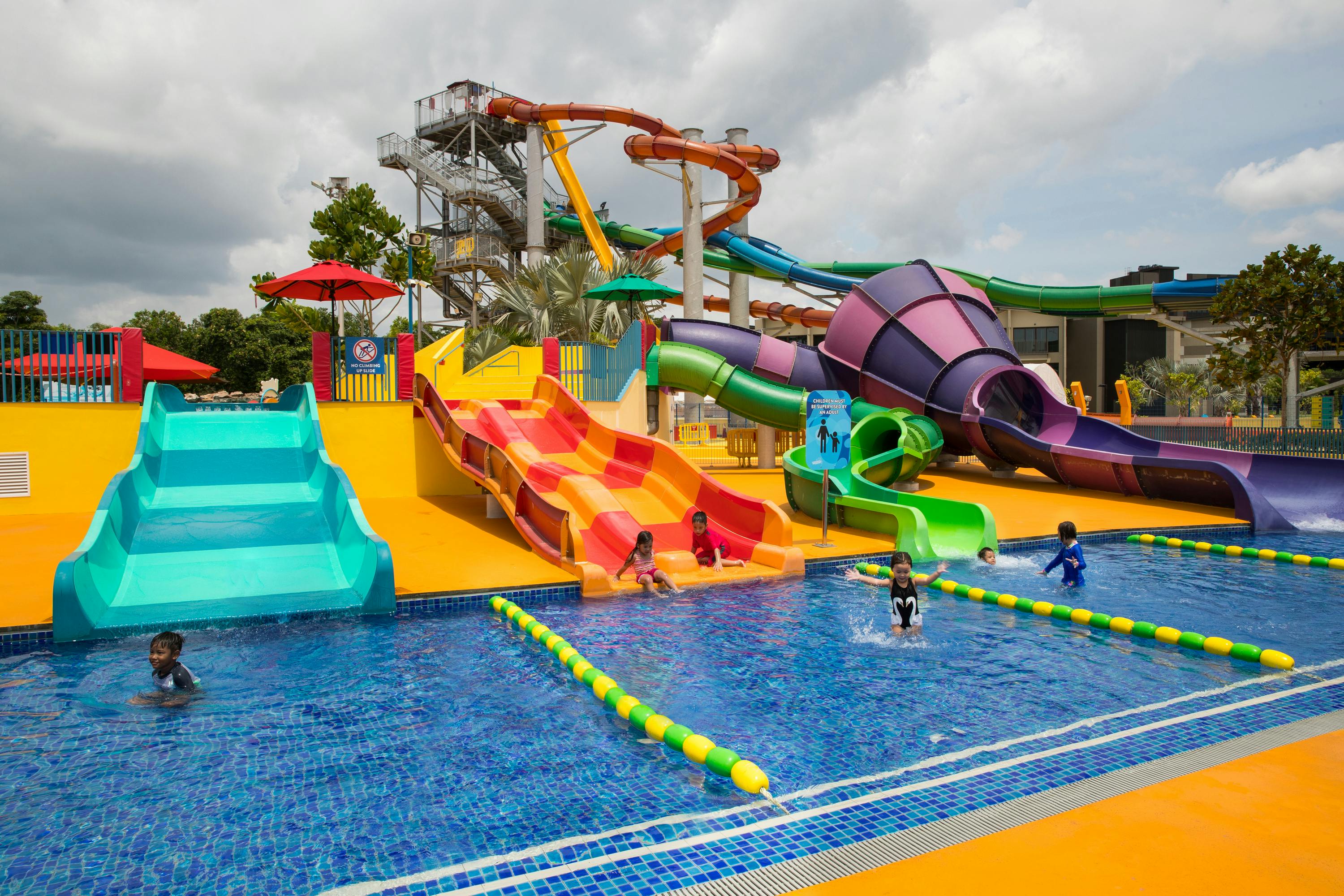 waterpark play table