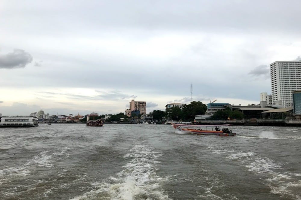 Sites de la ville de Bangkok à pied, en tuk-tuk et en bateau fluvial