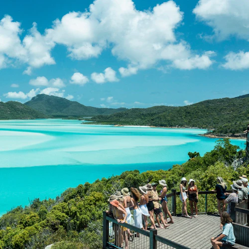 Ilhas Whitsunday: Passeio de barco em catamarã a partir de Airlie Beach + Snorkelling + Almoço - Photo 3