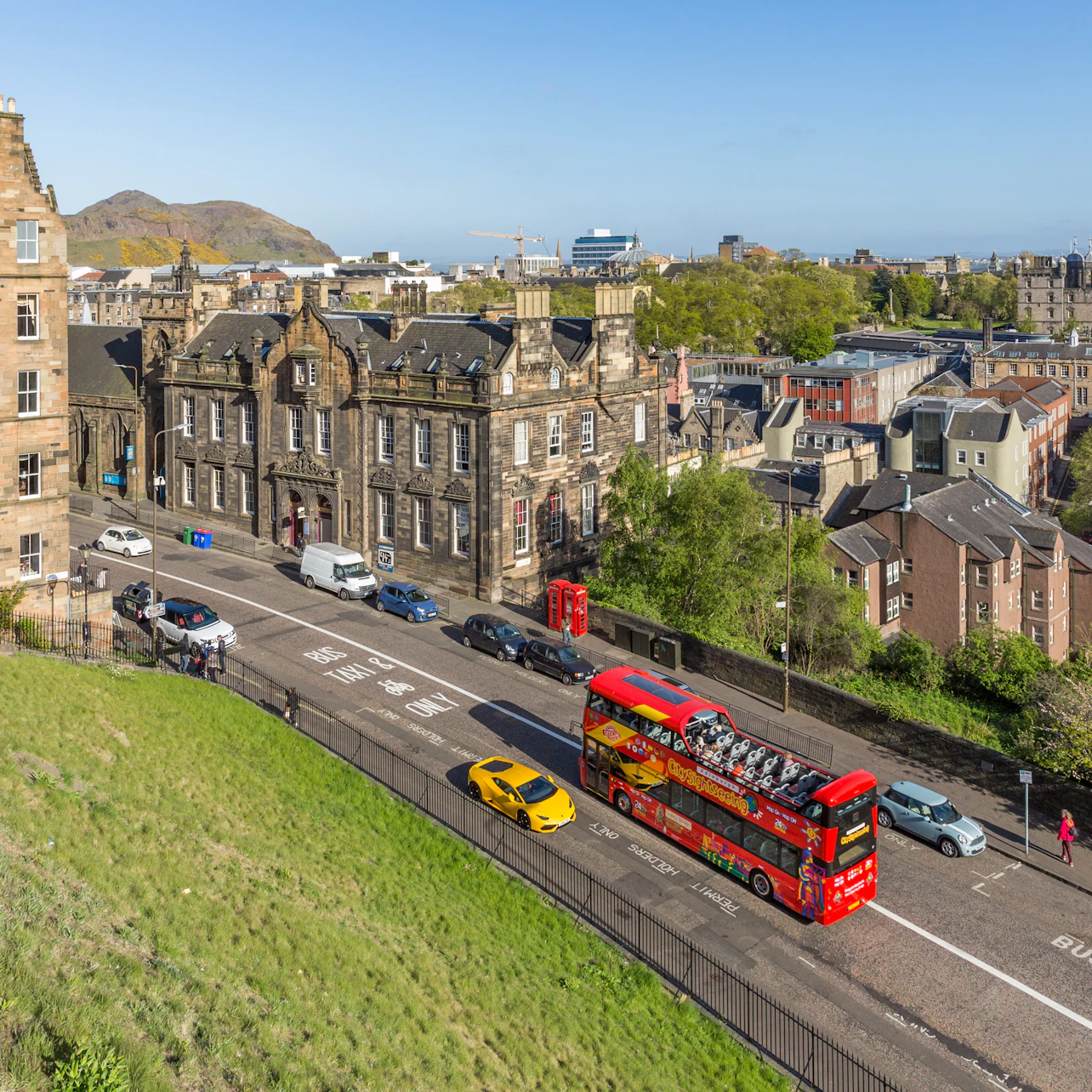 Edinburgh Bus Tour Hop-On Hop-Off in Edinburgh β Tiqets