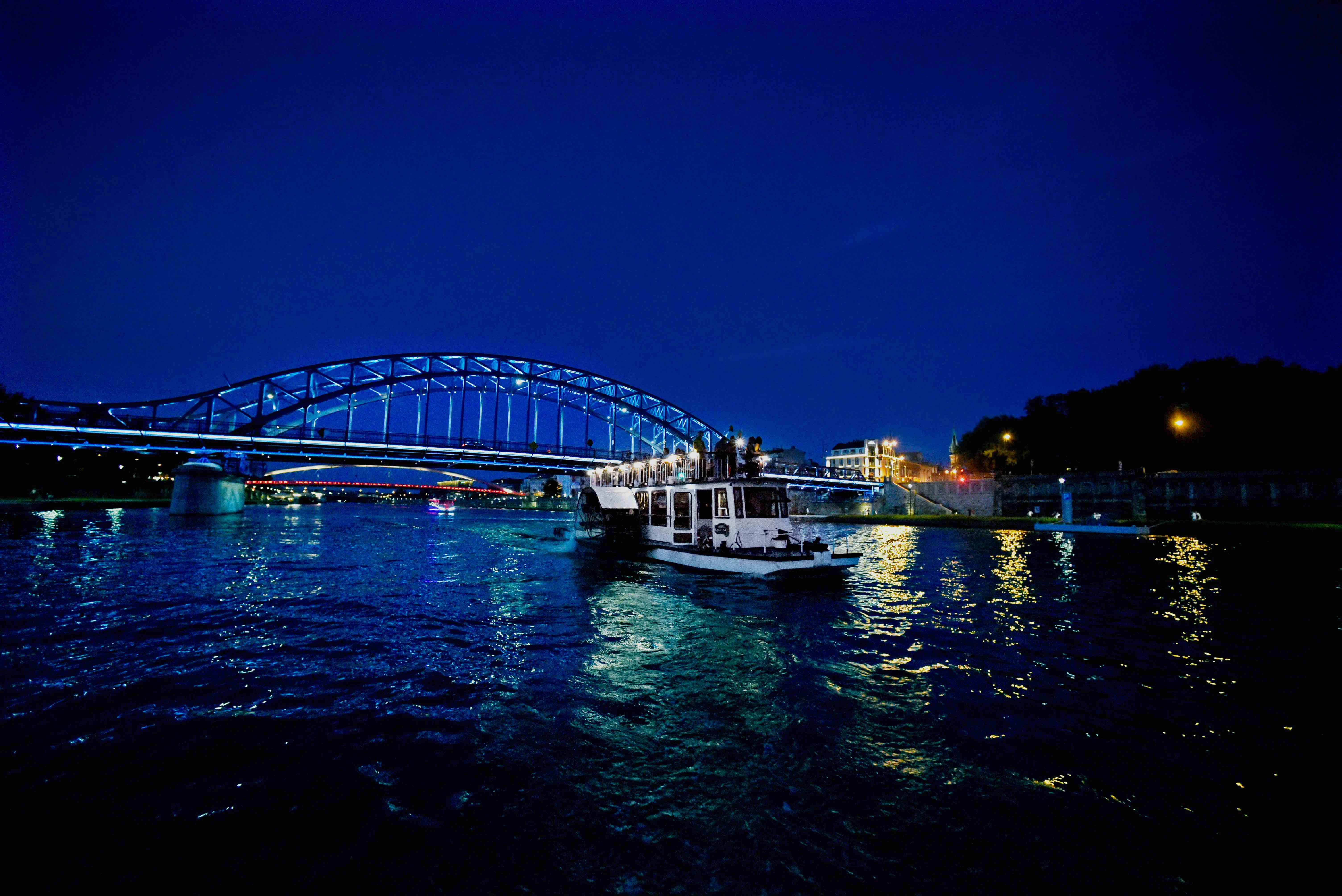 Krakow: Night Vistula River Cruise with Live Guide