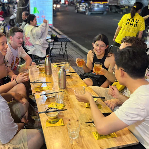Ho Chi Minh City: Guided Craft Beer & Food Tour by Scooter