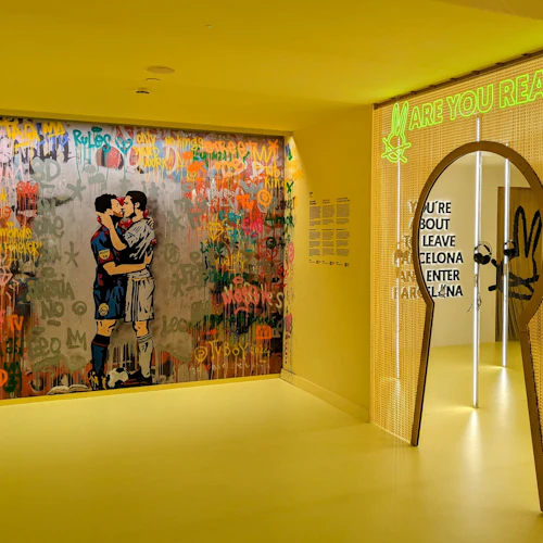 TVBOYs graffiti och inträde till OFF-museet.