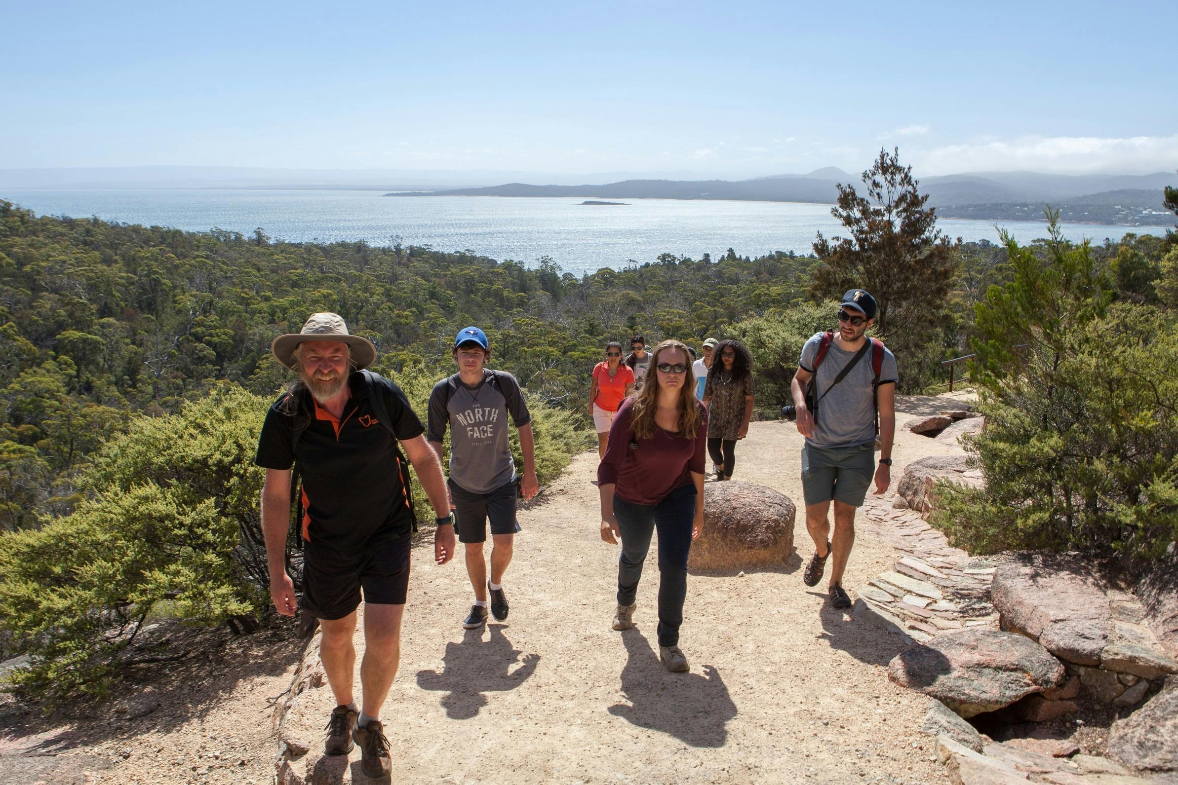 Randonnée vers le belvédère de Wineglass Bay, parc national de Freycinet