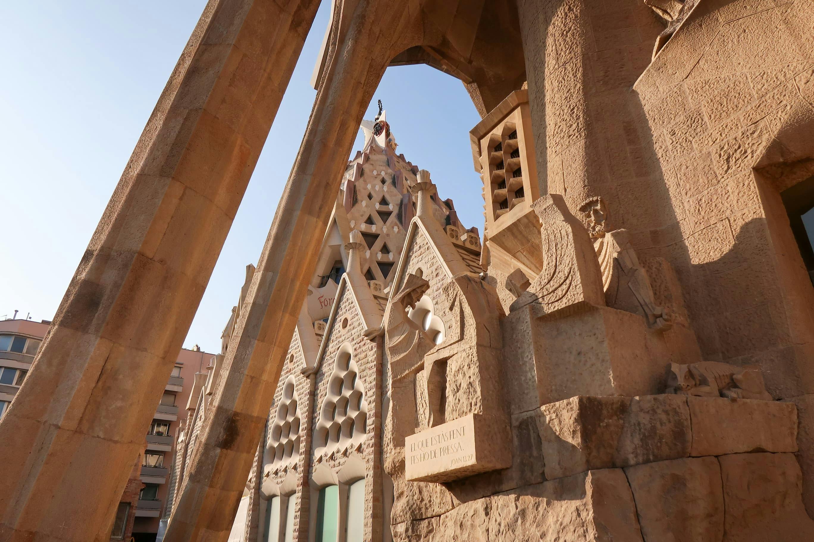 Sagrada Familia: Skip The Line Ticket + Führung auf Chinesisch — 8