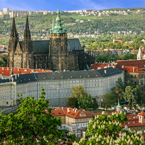 Praga artística y castillo de Praga: tour guiado en español