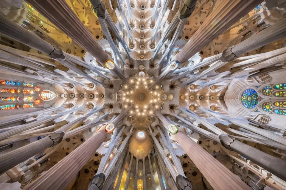 Columns and interior vault