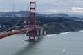 navegant sota el pont Golden Gate