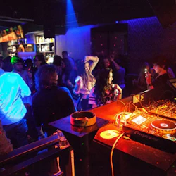 Prague: Pub Crawl Tour with Drinks + Entry to Karlovy Lazne 3