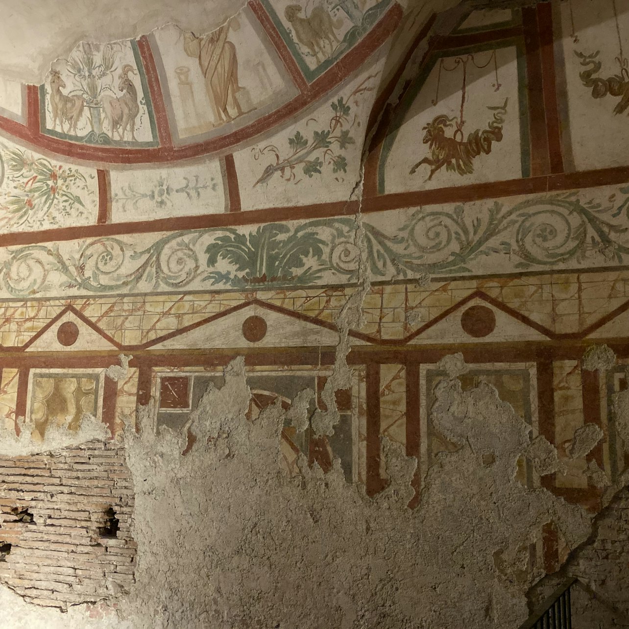 Ingresso alle Case Romane del Celio con cartolina digitale Pemcards - Alloggi in Roma