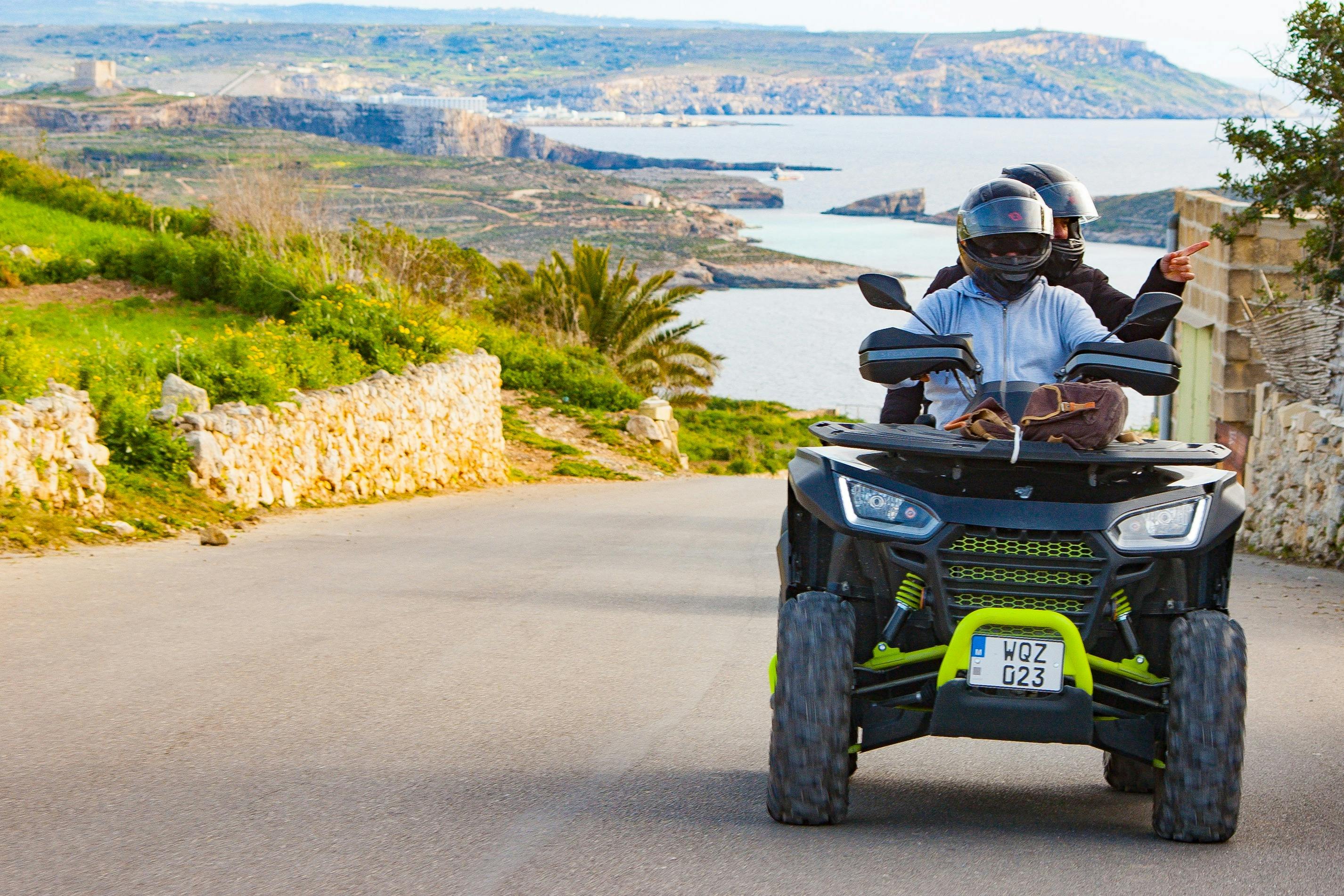 Gozo: Giro guidato in Quad + Trasferimenti + Gita in barca a Comino + Pranzo — 3