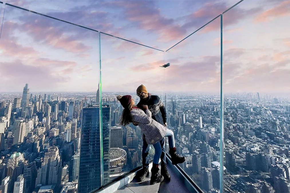 New York: Manhattan Guided Walking Tour + Edge NYC Observation Deck Entry