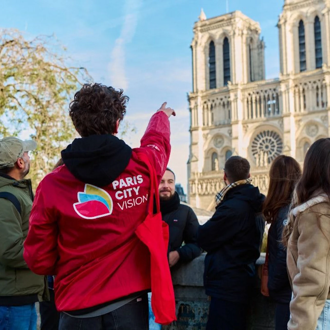 Île de la Cité Paris: Guided Tour + Notre-Dame Cathedral of Paris Audio Guide