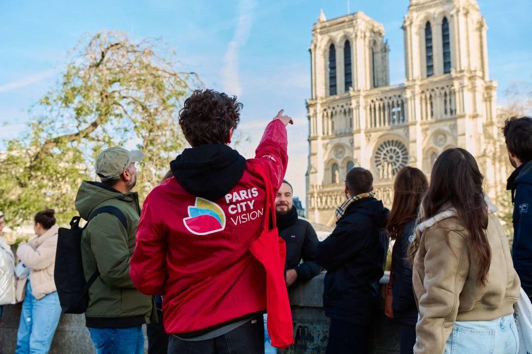 Île de la Cité Paris: Guided Tour + Notre-Dame Cathedral of Paris Audio Guide
