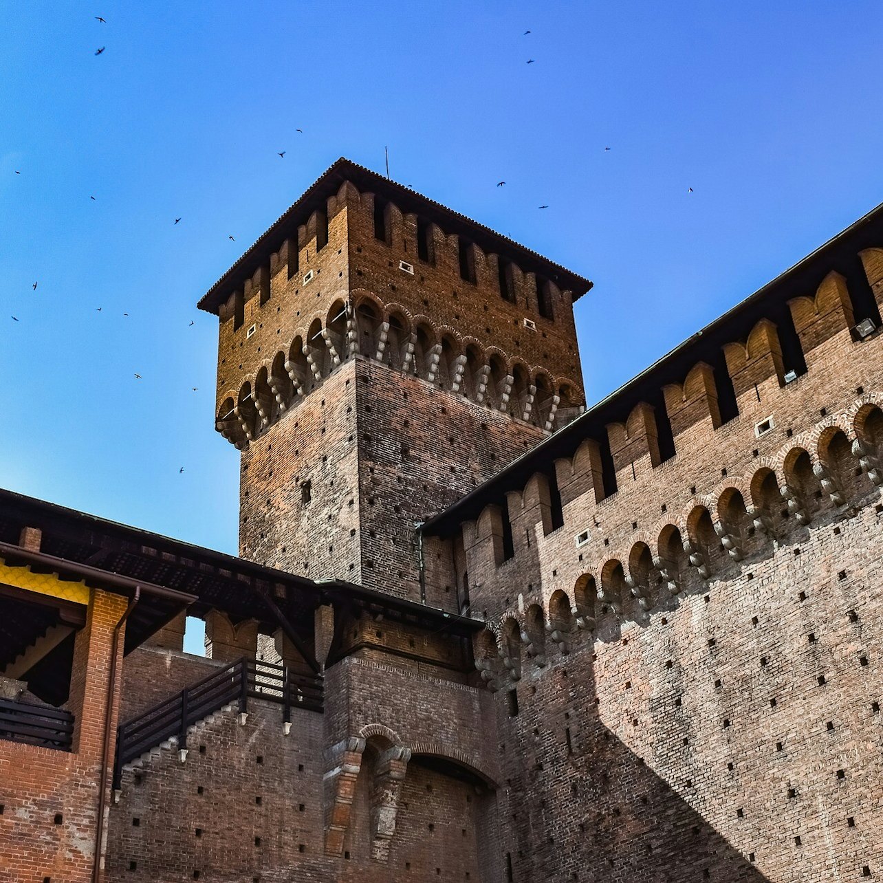 Entrada al Castillo de Sforza y al Viñedo de Leonardo y visitas autoguiadas - Alojamientos en Milán