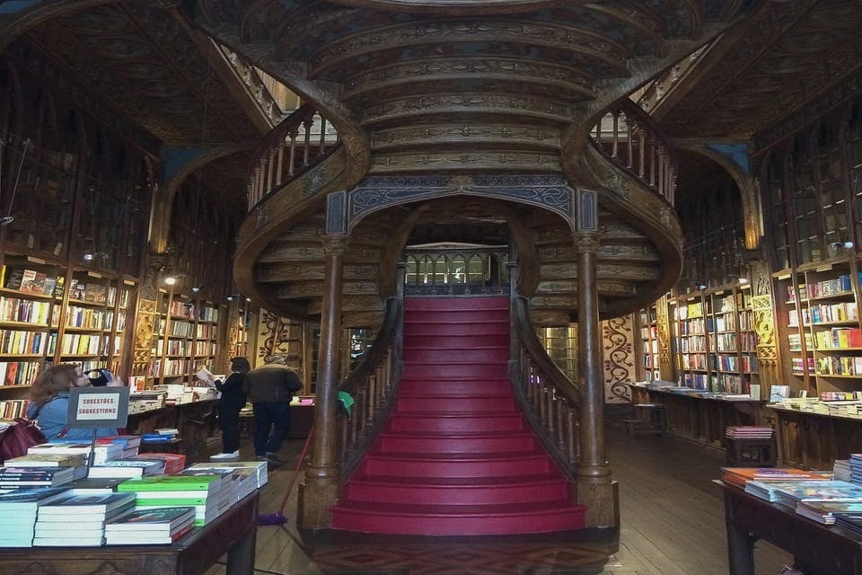 The outstanding stairs at Lello Bookshop