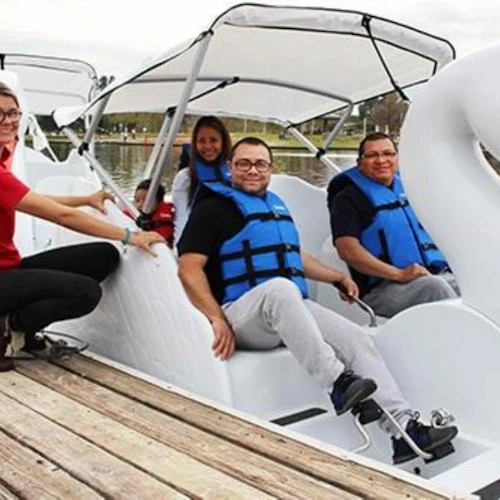 Long Beach: Swan Boat Rental at Rainbow Lagoon - Photo 3