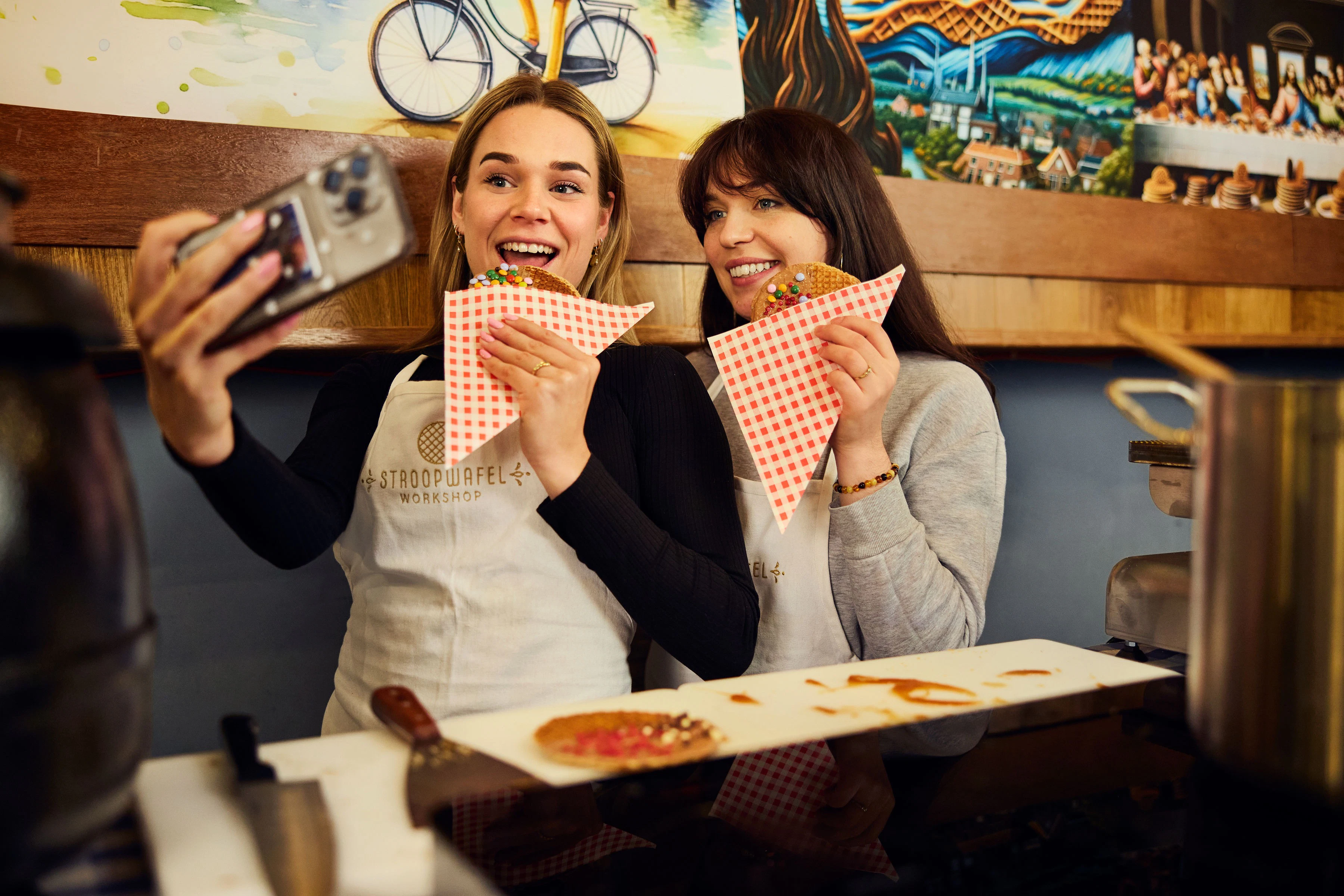 Amsterdam: Traditional Dutch Stroopwafel Making Workshop