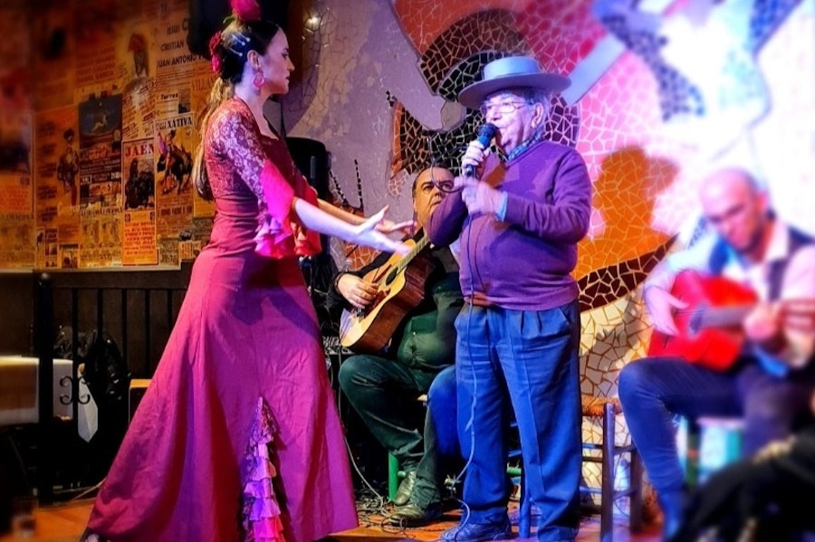 Espectáculo de flamenco con cena en el Tablao El toro y la luna en Valencia - Hellotickets