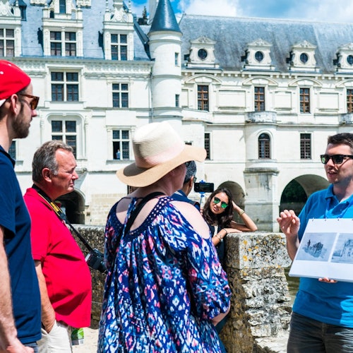 Castillos del Valle del Loira: Excursión de un Día desde París con Entradas + Degustación de Vinos
