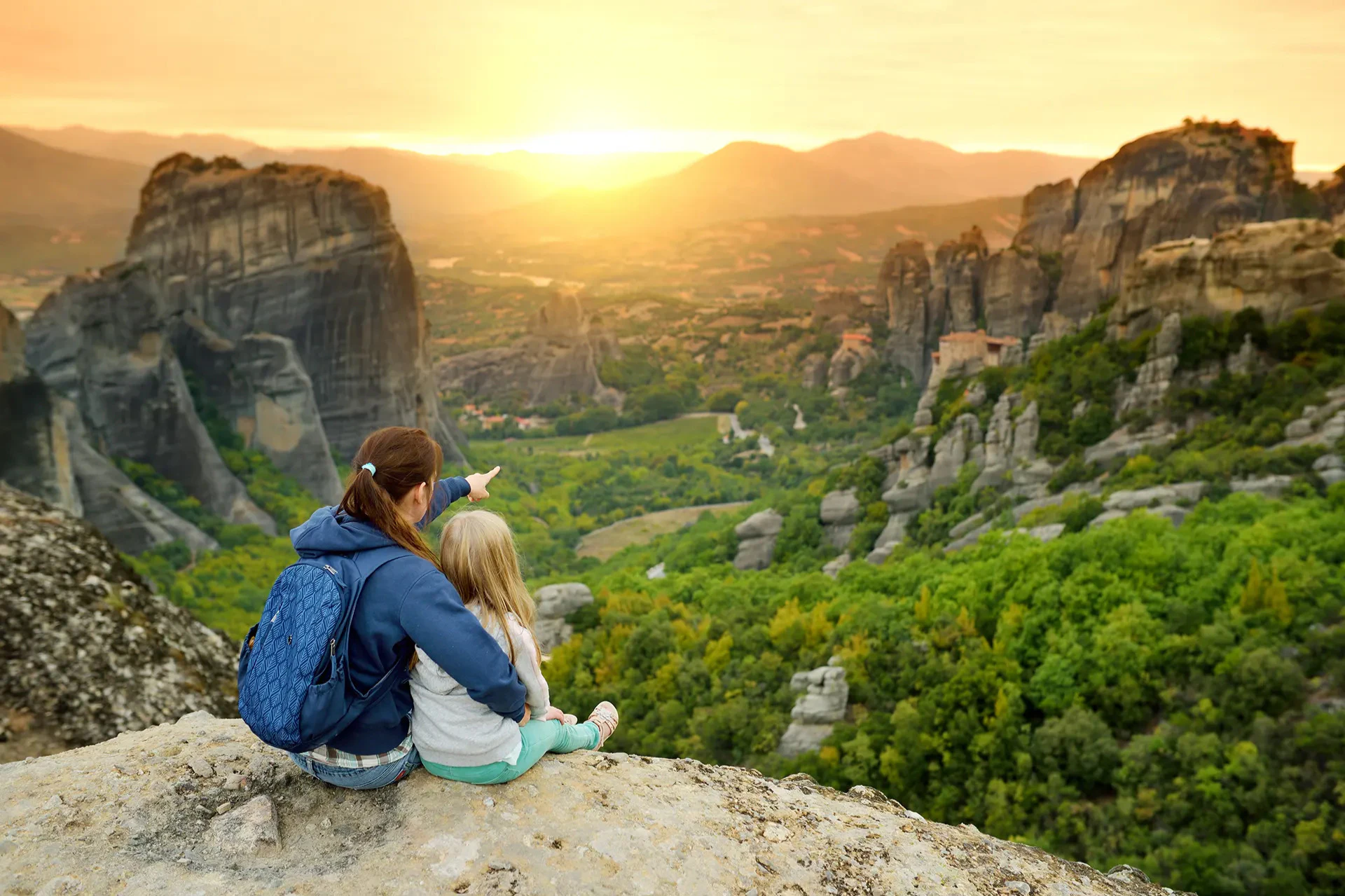 Meteora: Guided Sunset Tour + Hotel Pickup
