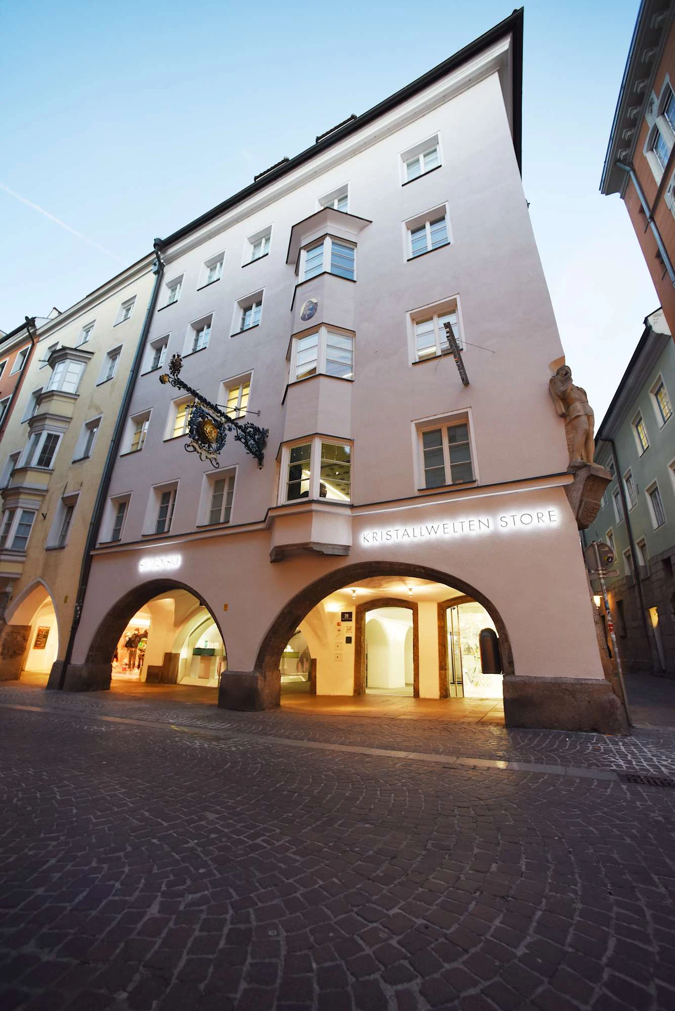 Swarovski Crystal Worlds Store Innsbruck: Guided Tour + Drink