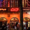 Das Boom Chicago Gebäude an der Rozengracht bei Nacht