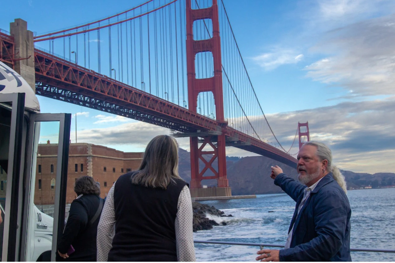 San Francisco: Guided Tour with Muir Woods & Sausalito + Transfer