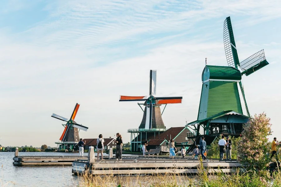 Edam, Zaanse Schans, Marken and Volendam Day Trip from Amsterdam