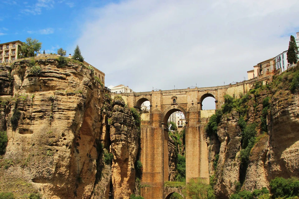 The New Bridge, a symbolic monument of the city.