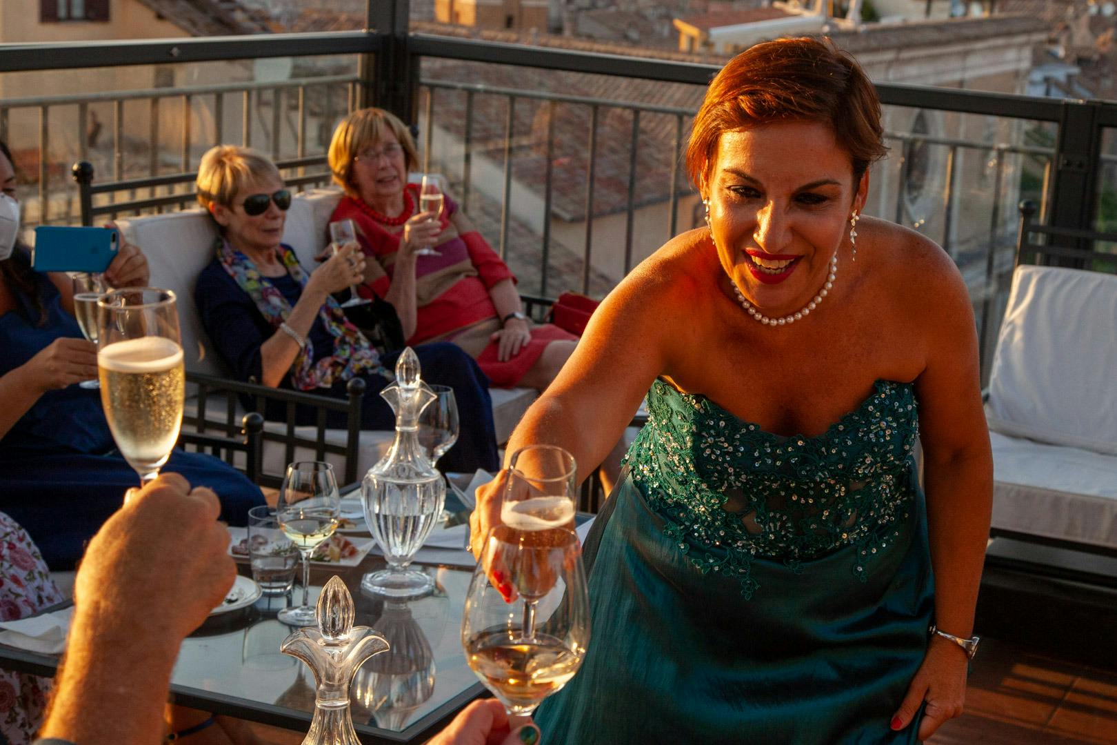 예술가와 함께 건배하기