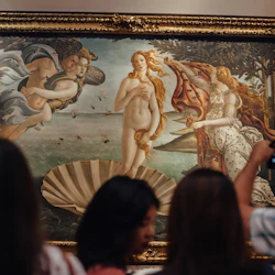 Uffizi Gallery: Reserved Entry + Audio Guide 2