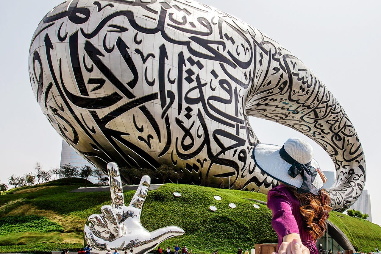 Captura la innovació al Museu del Futur: on la imaginació es troba amb la realitat. 🏛️🚀 #FutureForward #MuseumMagic