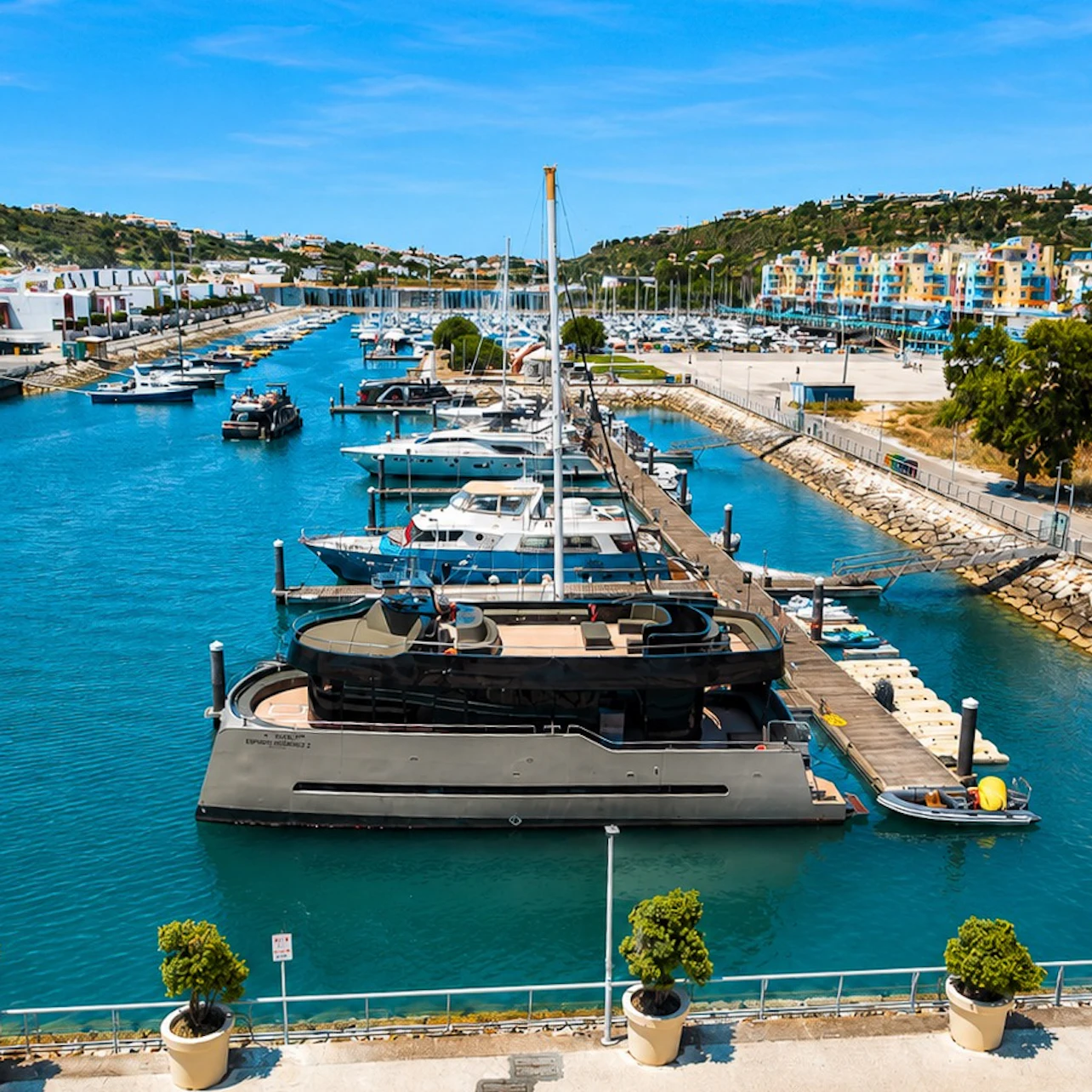 Benagil Caves: Guided Boat Tour from Albufeira + Brunch + Open Bar