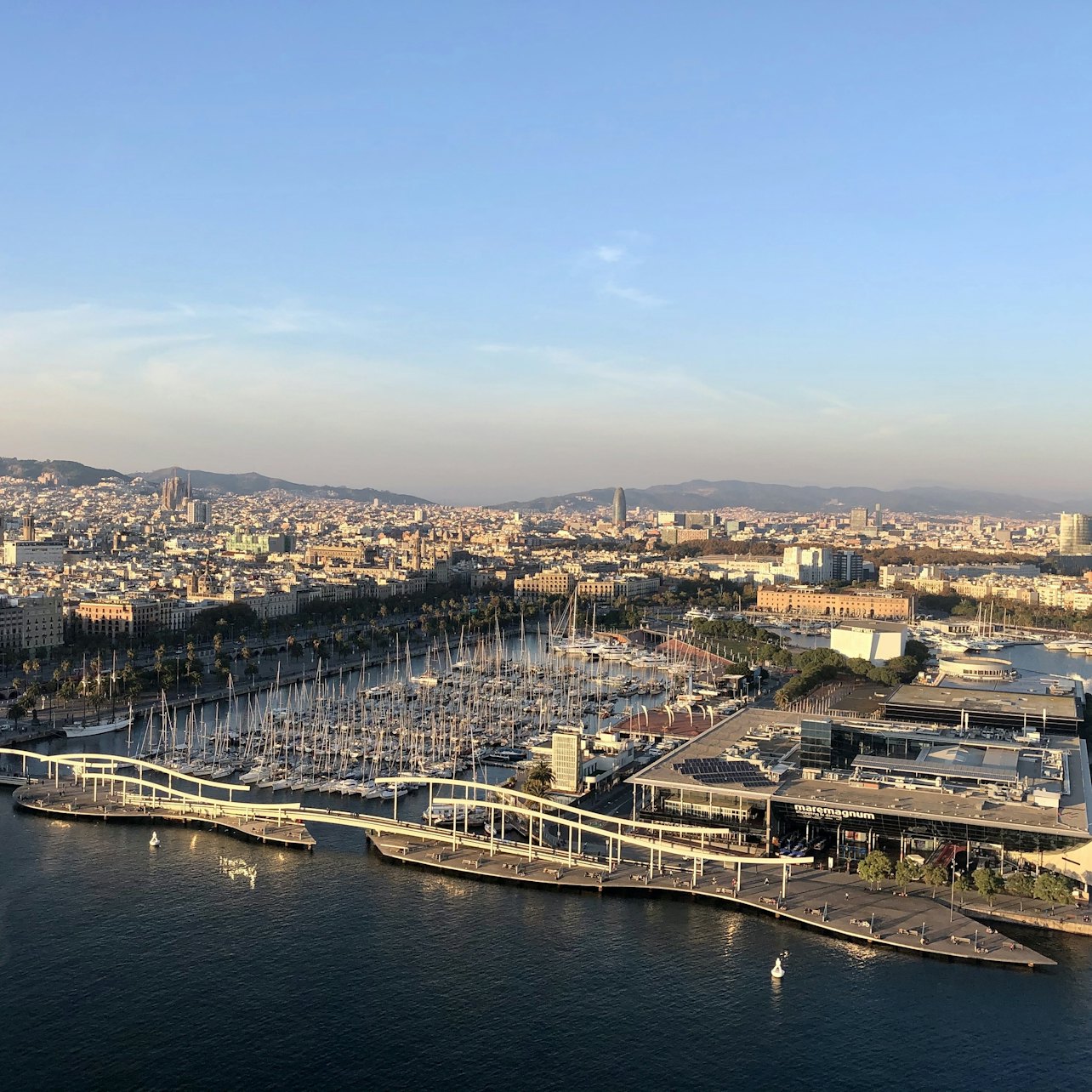 Teleférico de Barcelona: Ida y vuelta desde la playa de la Barceloneta - Alojamientos en Barcelona